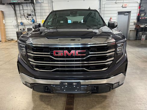 Used 2023 GMC Sierra 1500 SLT w/ SLT Premium Package AWD/4WD image 43