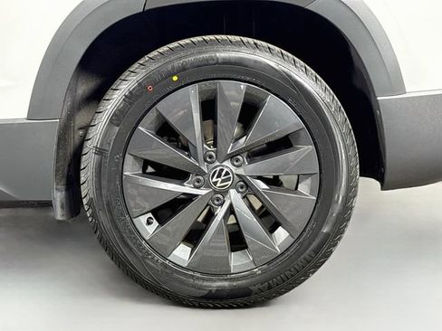 Certified 2022 Volkswagen Taos S AWD/4WD image 32