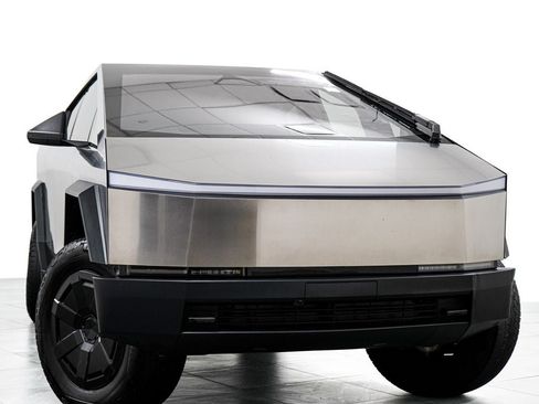Used 2024 Tesla Cybertruck AWD Crew Cab image 3
