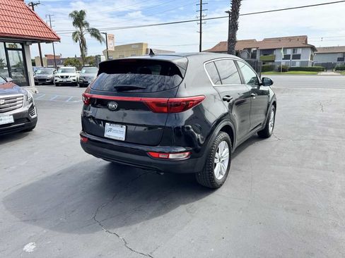 Used 2018 Kia Sportage LX AWD/4WD image 4