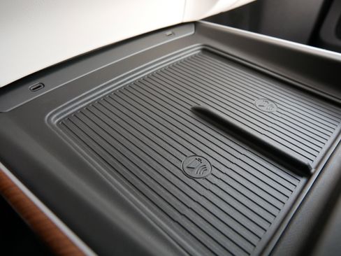 New 2026 Cadillac Vistiq Sport w/ LPO, Floor Liner Package AWD/4WD image 27