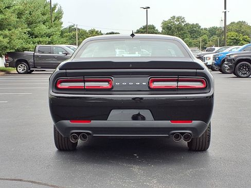 Used 2023 Dodge Challenger SXT RWD image 28