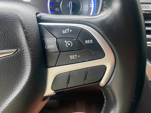 Used 2016 Chrysler 300 Limited RWD image 26