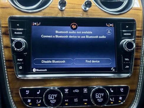 Used 2018 Bentley Bentayga AWD/4WD image 36