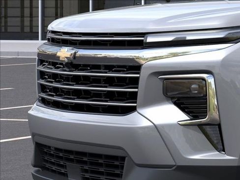 New 2026 Chevrolet Traverse LT w/ Driver Confidence Package FWD image 13