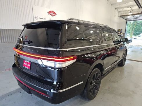 Used 2023 Lincoln Navigator L Reserve AWD/4WD image 3