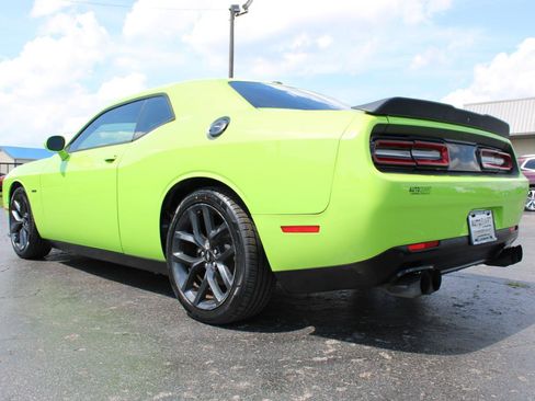 Used 2019 Dodge Challenger R/T w/ Blacktop Package RWD image 10