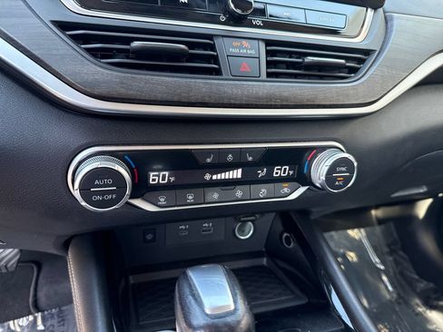 Used 2023 Nissan Altima 2.5 SL FWD image 17