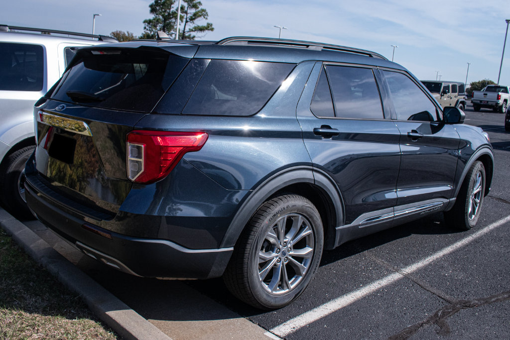 Used 2022 Ford Explorer XLT w/ Equipment Group 202A RWD image 4