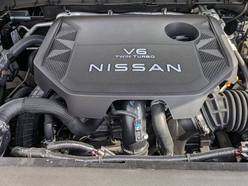 Used 2025 Nissan Armada SL w/ Captain's Chari Seat Package AWD/4WD image 6