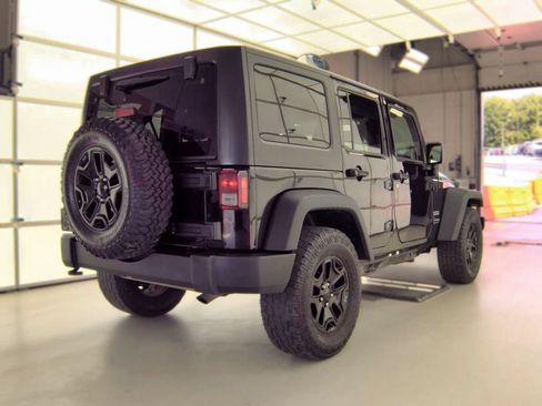 Used 2018 Jeep Wrangler Unlimited Sport w/ Connectivity Group AWD/4WD image 6