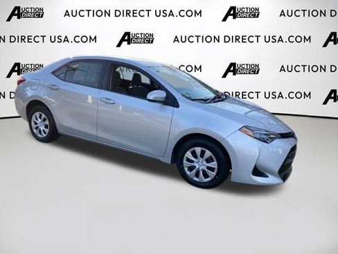 Used 2018 Toyota Corolla L image 2