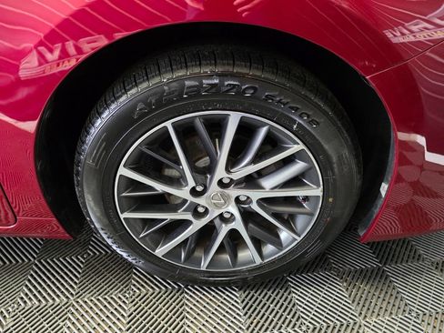 Used 2016 Lexus ES 350 w/ Luxury Package w/Wood Trim image 40