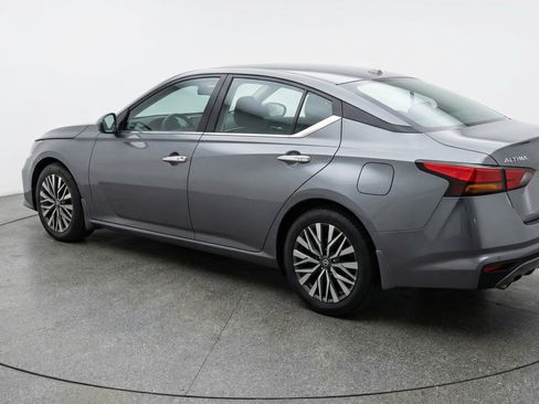 Used 2025 Nissan Altima 2.5 SV image 6