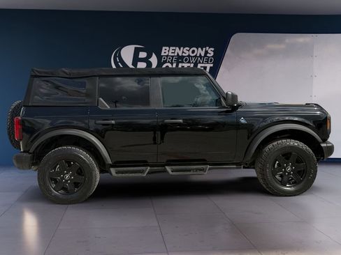 Used 2022 Ford Bronco Black Diamond image 6