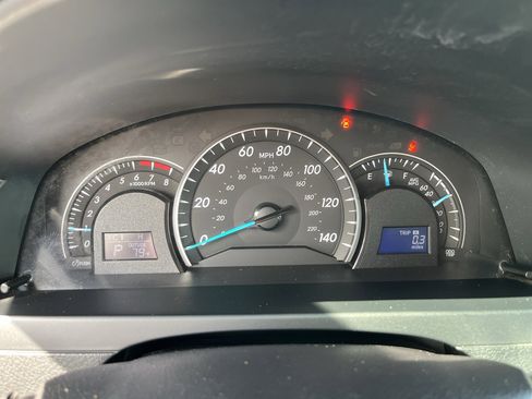 Used 2014 Toyota Camry LE image 15