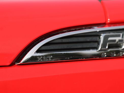 Used 2016 Ford F550 4x4 SuperCab Super Duty image 31