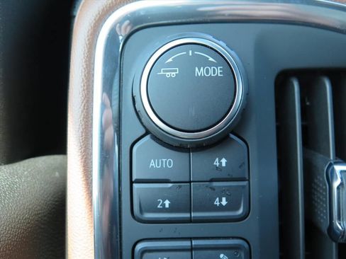 Used 2023 Chevrolet Silverado 2500 High Country w/ Technology Package AWD/4WD image 18