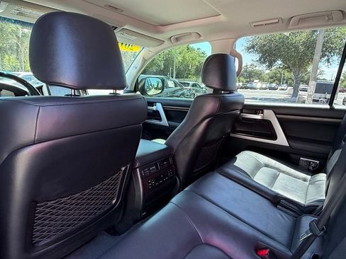 Used 2019 Toyota Land Cruiser w/ Four Season Floor Mat Package AWD/4WD image 18