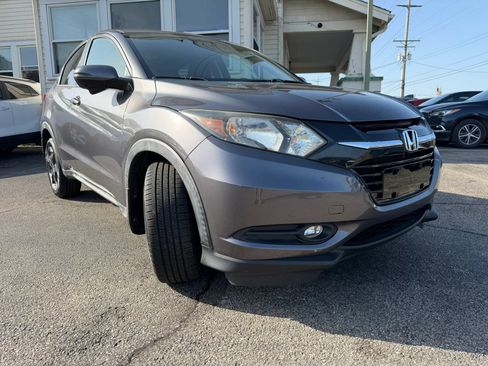 Used 2018 Honda HR-V EX image 12