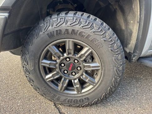 Used 2024 GMC Sierra 1500 AT4X AWD/4WD image 34