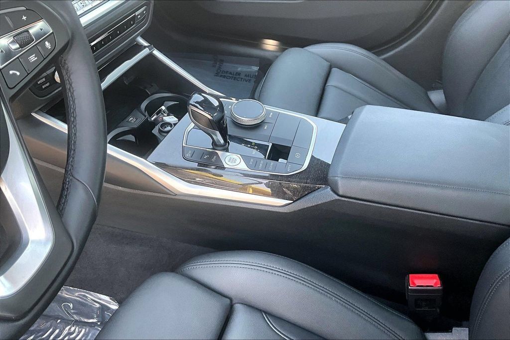Used 2020 BMW 330i Sedan w/ Premium Package RWD image 16