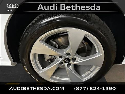 Certified 2025 Audi Q5 Premium w/ Premium Plus AWD/4WD image 9