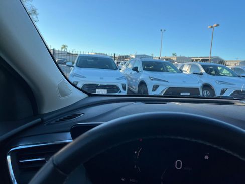 Used 2025 Buick Encore GX Preferred image 34