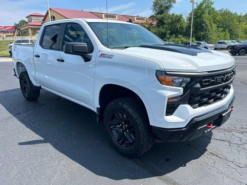 Used 2025 Chevrolet Silverado 1500 Custom Trail Boss AWD/4WD image 3