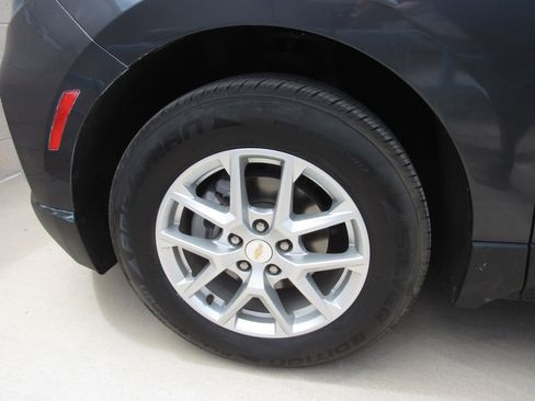 Used 2023 Chevrolet Equinox LT FWD image 5