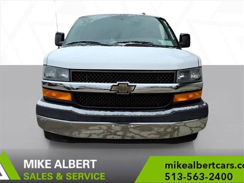 Used 2018 Chevrolet Express 3500 LT w/ LT Preferred Equipment Group image 2