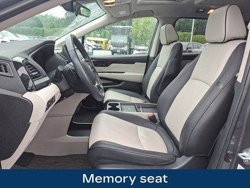 Used 2025 Honda Odyssey Elite image 2