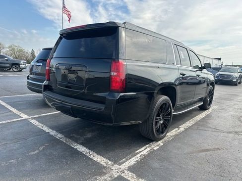 Used 2019 Chevrolet Suburban LT AWD/4WD image 2