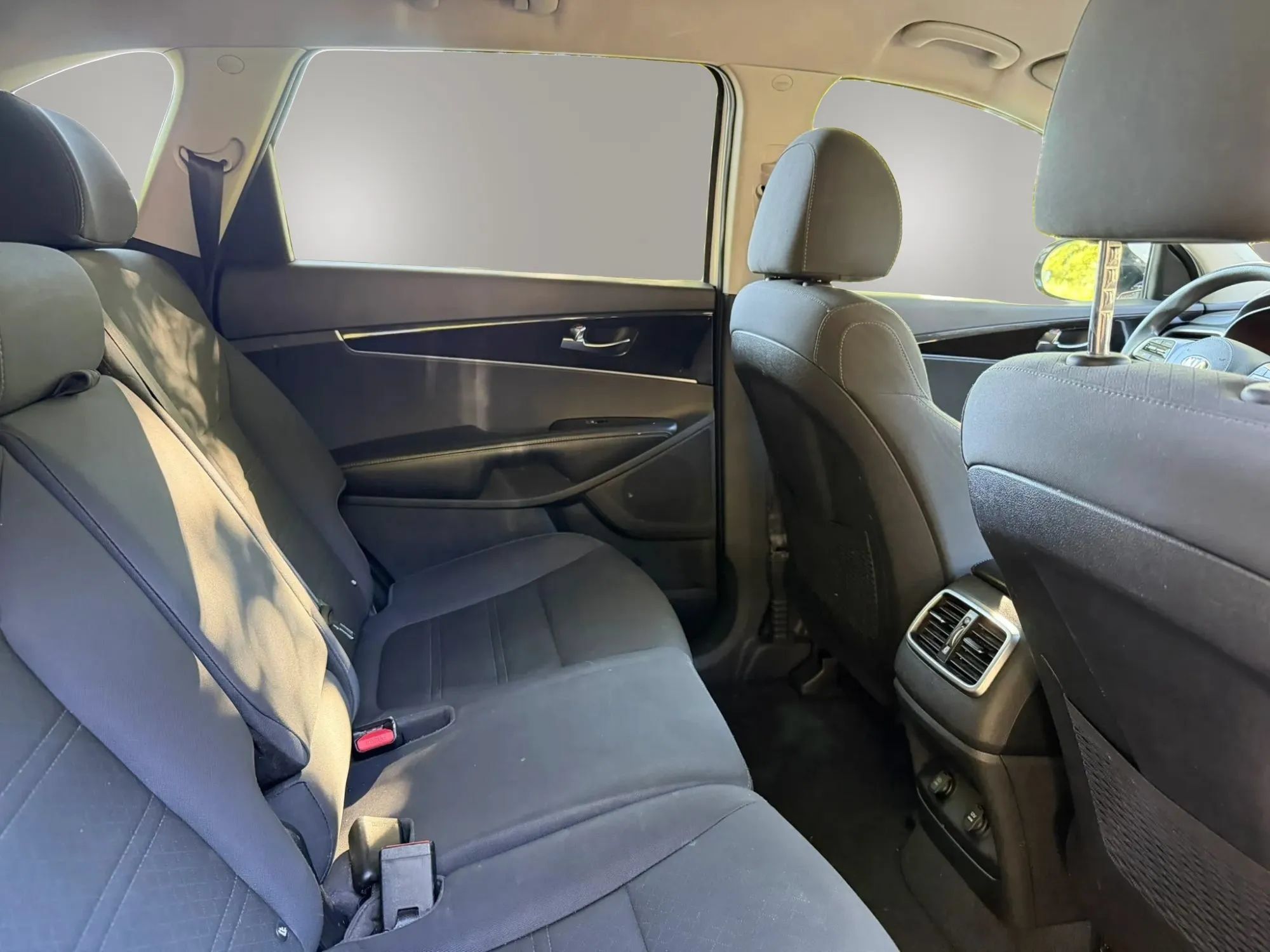 Used 2020 Kia Sorento FWD V6 image 18