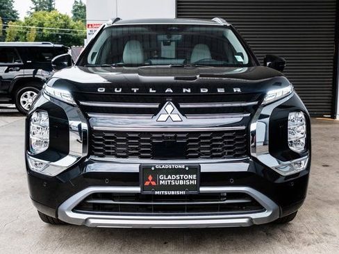 New 2025 Mitsubishi Outlander AWD image 2