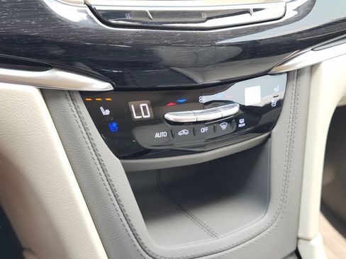 Used 2021 Cadillac XT6 Premium Luxury FWD image 13