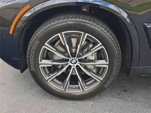 Used 2024 BMW X5 xDrive40i w/ M Sport Package AWD/4WD image 7