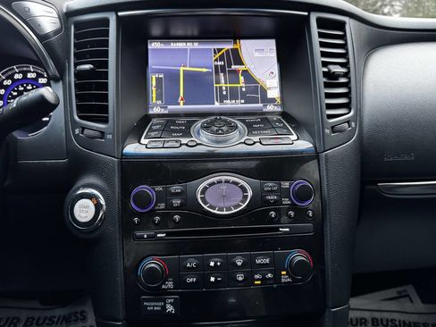 Used 2015 INFINITI QX70 AWD w/ Premium Package image 18