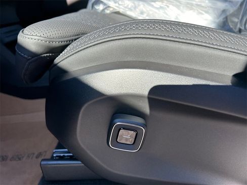 New 2025 Volvo EX90 Ultra image 11