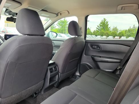 Used 2024 Nissan Rogue S AWD/4WD image 14