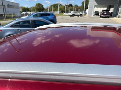 Used 2021 Toyota Venza Limited image 12