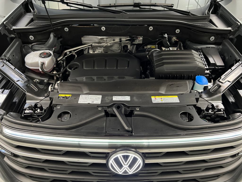 Used 2025 Volkswagen Atlas Peak Edition SE AWD/4WD image 73