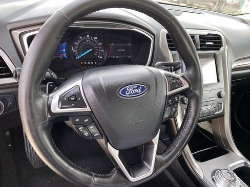 Used 2019 Ford Fusion SEL image 12