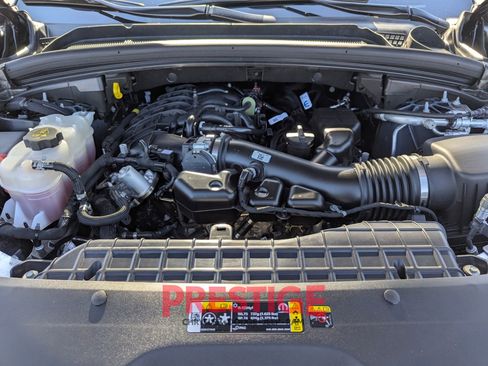 Used 2025 Jeep Grand Cherokee L Laredo RWD image 31
