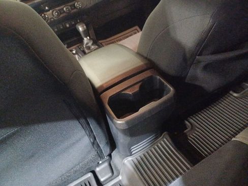 Used 2020 Toyota Tacoma TRD Sport w/ Technology Package image 21