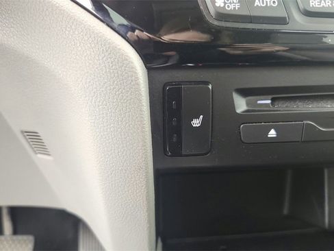 Used 2020 Honda Pilot Touring image 25