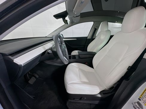 Used 2023 Tesla Model Y Long Range AWD/4WD image 13