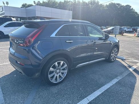 Used 2019 Cadillac XT4 Premium Luxury w/ Cold Weather Package AWD/4WD image 5