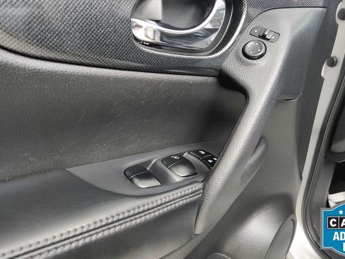 Used 2015 Nissan Rogue SL image 32