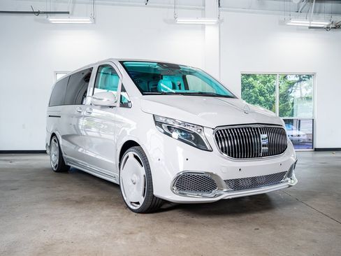 Used 2023 Mercedes-Benz Metris Passenger image 4
